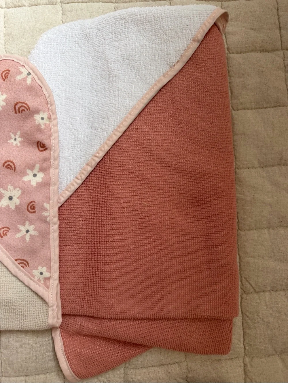 S/4 Hooded Baby Towels Set - Soft and Plush in Pink, Blush, Cream, Coral
